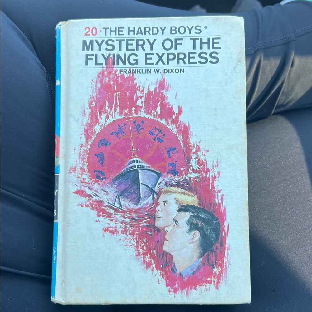 : Mystery of the Flying Express - Blue and White Cover
